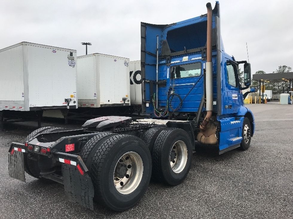 Day Cab Tractor-Heavy Duty Tractors-Volvo-2020-VNR64300-West Columbia-SC-378,600\n\t\tmiles-$ 60,250 - Image 7