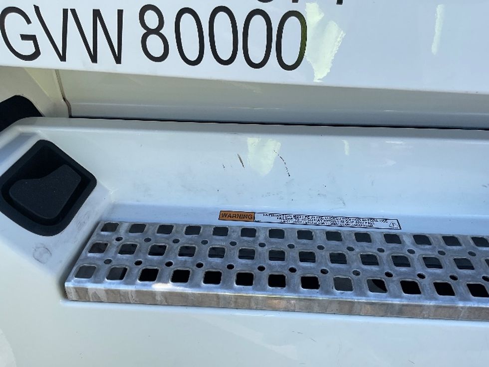 Day Cab Tractor-Heavy Duty Tractors-Volvo-2020-VNR64300-West Sacramento-CA-451,584\n\t\tmiles-$ 55,750 - Image 15