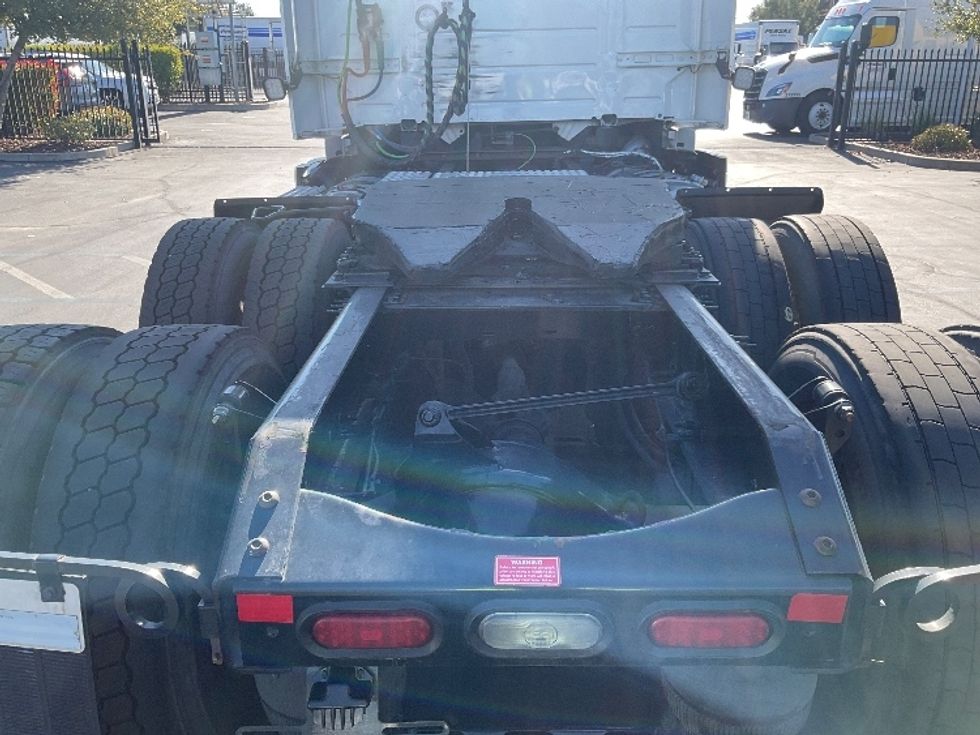 Day Cab Tractor-Heavy Duty Tractors-Volvo-2020-VNR64300-West Sacramento-CA-451,584\n\t\tmiles-$ 55,750 - Image 6
