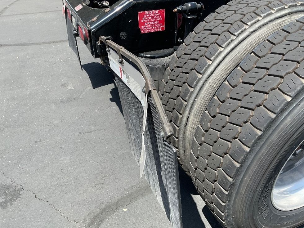 Day Cab Tractor-Heavy Duty Tractors-Volvo-2020-VNR64300-West Sacramento-CA-485,349\n\t\tmiles-$ 52,750 - Image 19