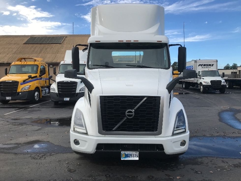 2020 Volvo Truck VNR photo 2