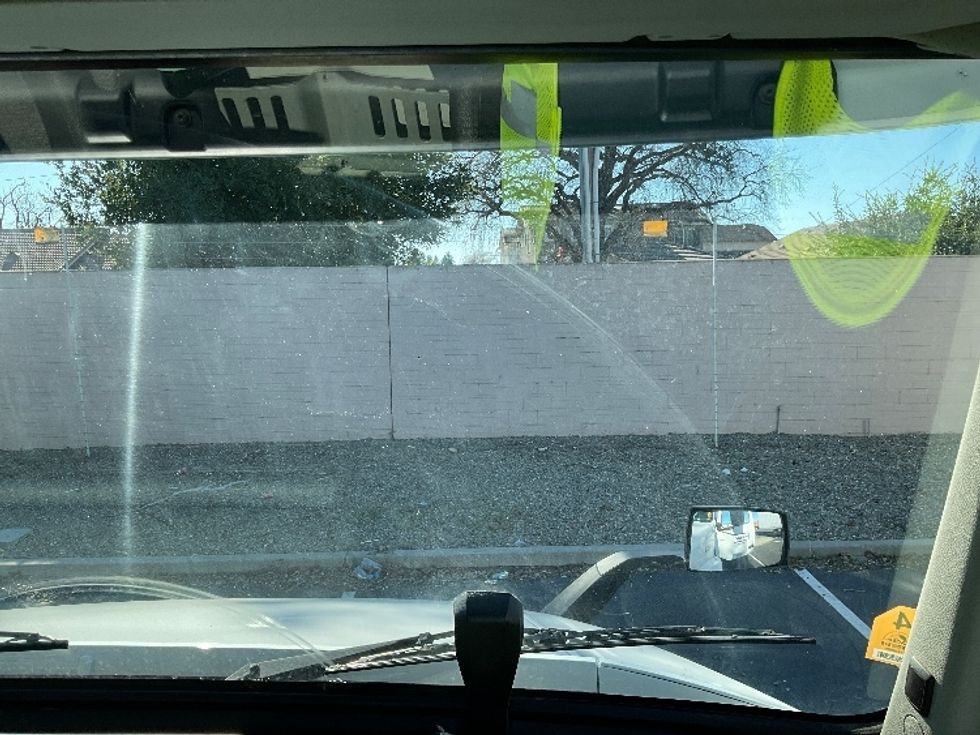 Day Cab Tractor-Heavy Duty Tractors-Volvo-2020-VNR64300-West Sacramento-CA-515,000\n\t\tmiles-$ 50,500 - Image 13