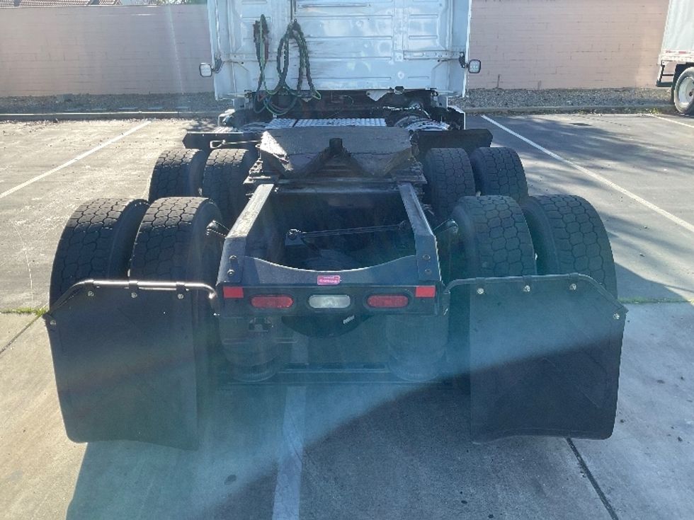 Day Cab Tractor-Heavy Duty Tractors-Volvo-2020-VNR64300-West Sacramento-CA-515,000\n\t\tmiles-$ 50,500 - Image 6