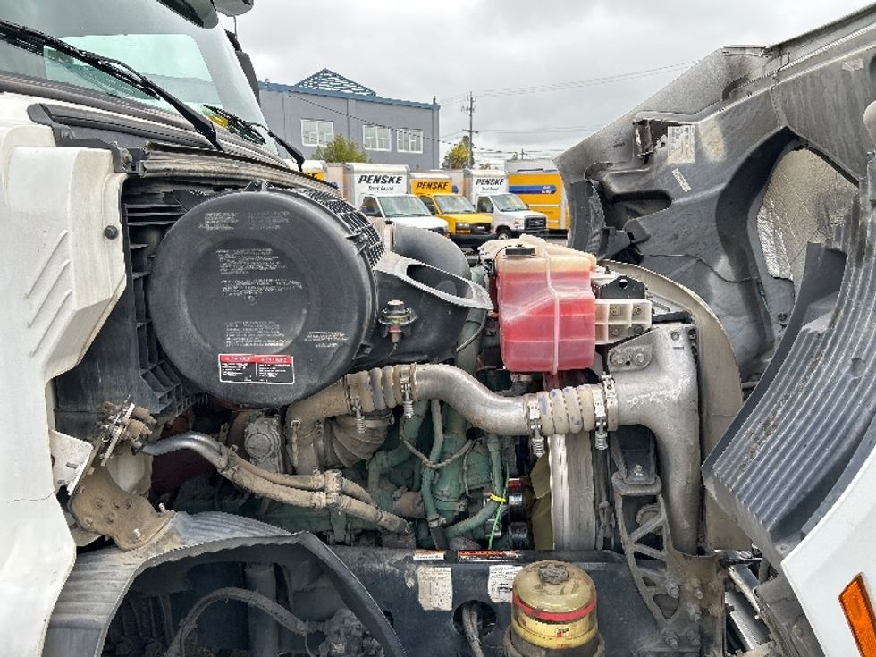Day Cab Tractor-Heavy Duty Tractors-Volvo-2020-VNR64300-West Sacramento-CA-516,842\n\t\tmiles-$ 40,000 - Image 15