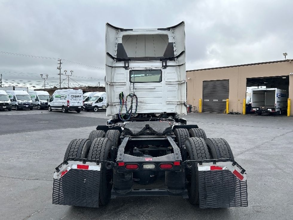 Day Cab Tractor-Heavy Duty Tractors-Volvo-2020-VNR64300-West Sacramento-CA-516,842\n\t\tmiles-$ 40,000 - Image 6