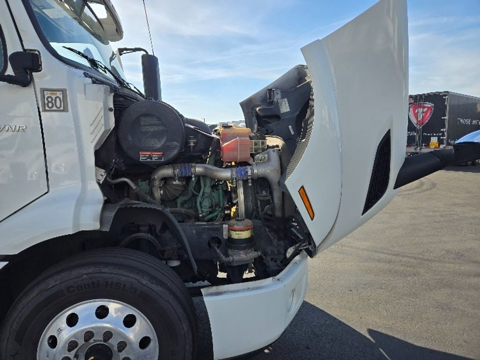 Day Cab Tractor-Heavy Duty Tractors-Volvo-2020-VNR64300-West Sacramento-CA-518,129\n\t\tmiles-$ 50,000 - Image 15