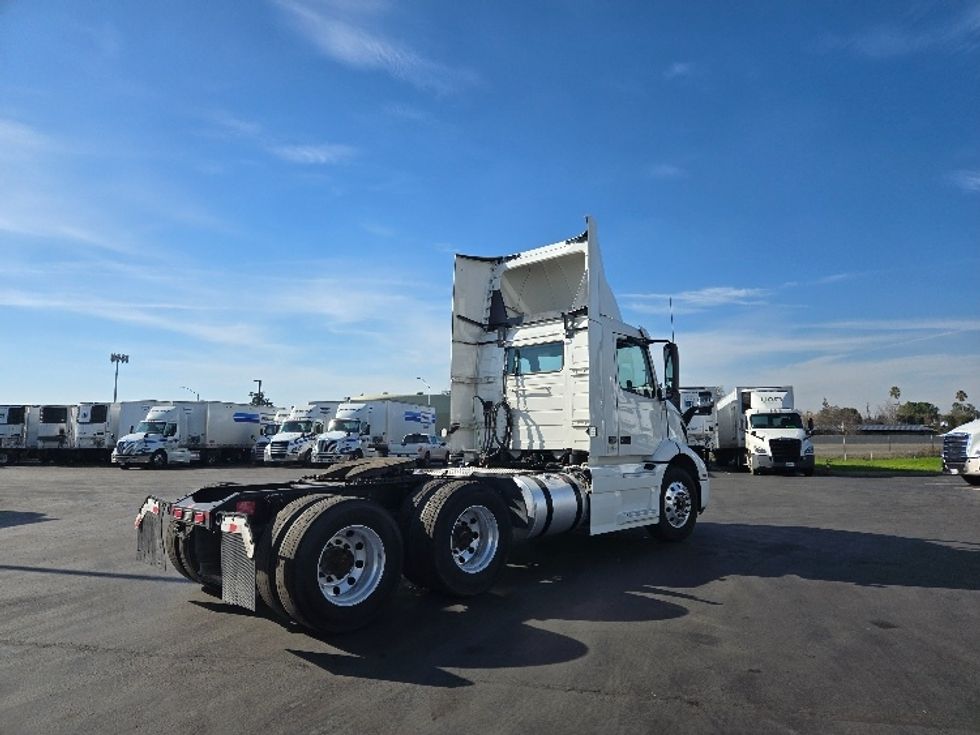 Day Cab Tractor-Heavy Duty Tractors-Volvo-2020-VNR64300-West Sacramento-CA-518,129\n\t\tmiles-$ 50,000 - Image 7