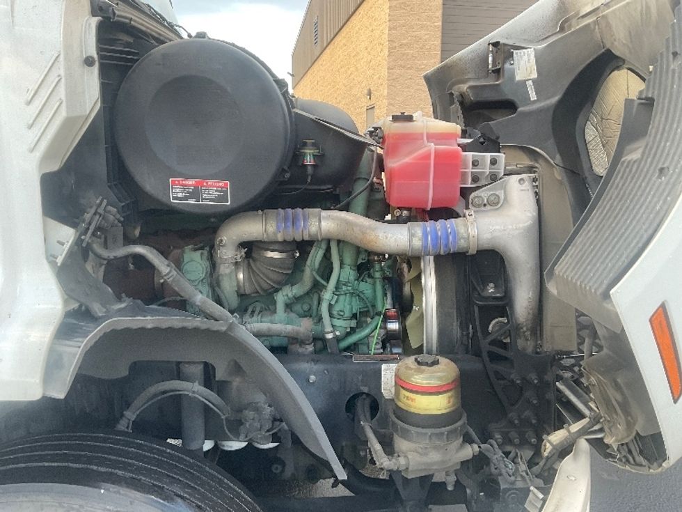 Day Cab Tractor-Heavy Duty Tractors-Volvo-2020-VNR64300-West Sacramento-CA-518,614\n\t\tmiles-$ 50,000 - Image 15