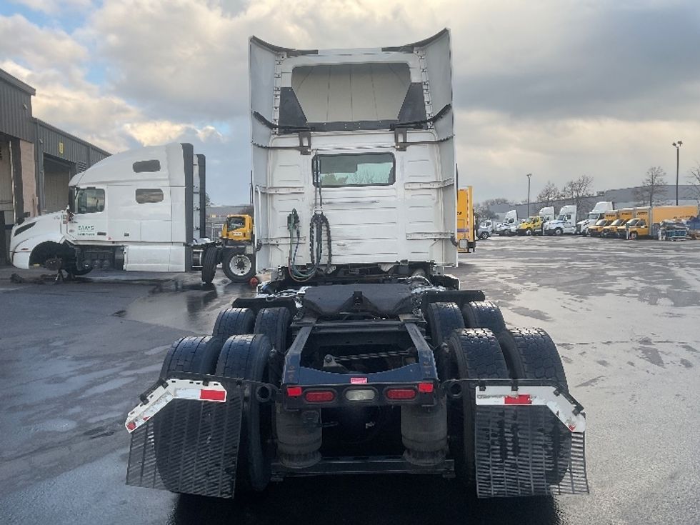 Day Cab Tractor-Heavy Duty Tractors-Volvo-2020-VNR64300-West Sacramento-CA-518,614\n\t\tmiles-$ 50,000 - Image 6