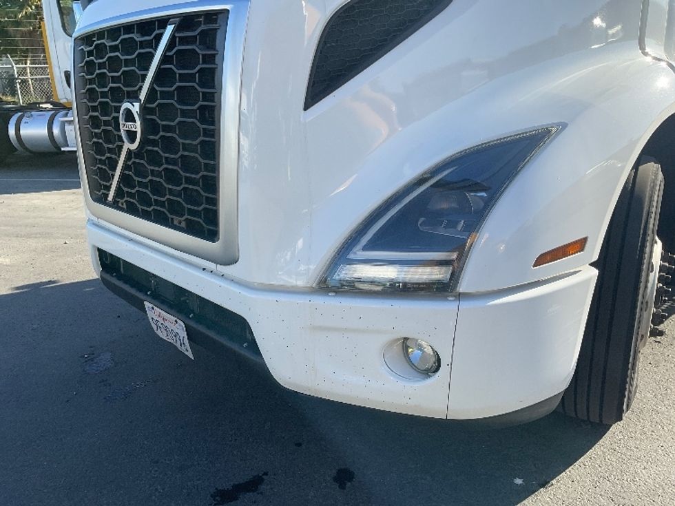 Day Cab Tractor-Heavy Duty Tractors-Volvo-2020-VNR64300-West Sacramento-CA-522,478\n\t\tmiles-$ 36,500 - Image 20