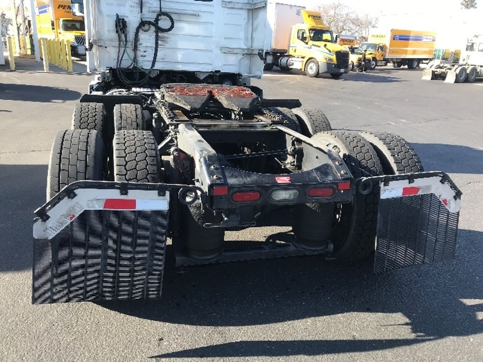 Day Cab Tractor-Heavy Duty Tractors-Volvo-2020-VNR64300-West Sacramento-CA-524,386\n\t\tmiles-$ 44,750 - Image 6