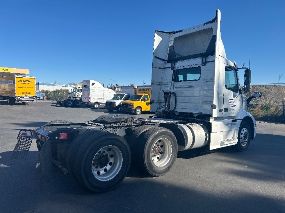 Day Cab Tractor-Heavy Duty Tractors-Volvo-2020-VNR64300-West Sacramento-CA-524,740\n\t\tmiles-$ 44,750 - Image 7