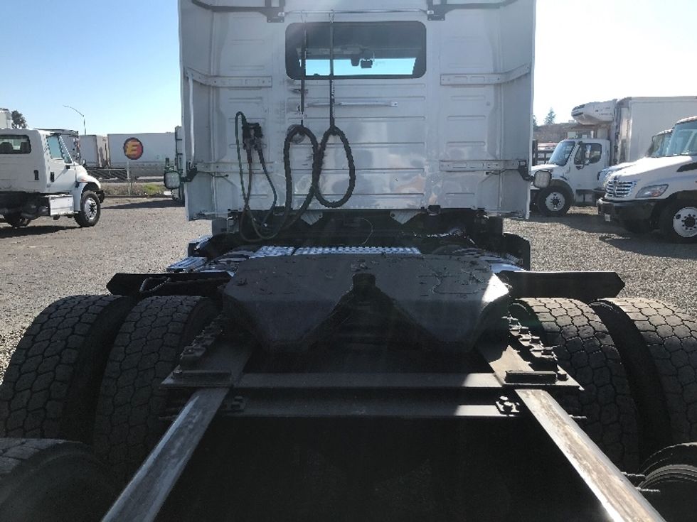 Day Cab Tractor-Heavy Duty Tractors-Volvo-2020-VNR64300-West Sacramento-CA-562,088\n\t\tmiles-$ 40,500 - Image 6