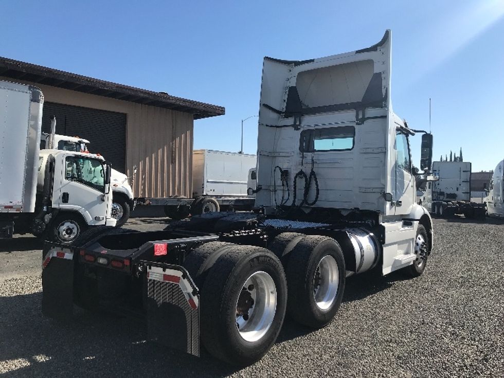 Day Cab Tractor-Heavy Duty Tractors-Volvo-2020-VNR64300-West Sacramento-CA-562,088\n\t\tmiles-$ 40,500 - Image 7