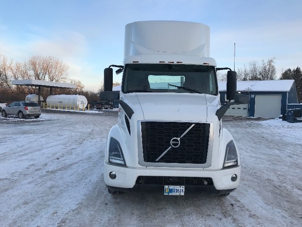 Day Cab Tractor-Heavy Duty Tractors-Volvo-2020-VNR64300-Whitesboro-NY-453,181\n\t\tmiles-$ 37,000 - Image 2