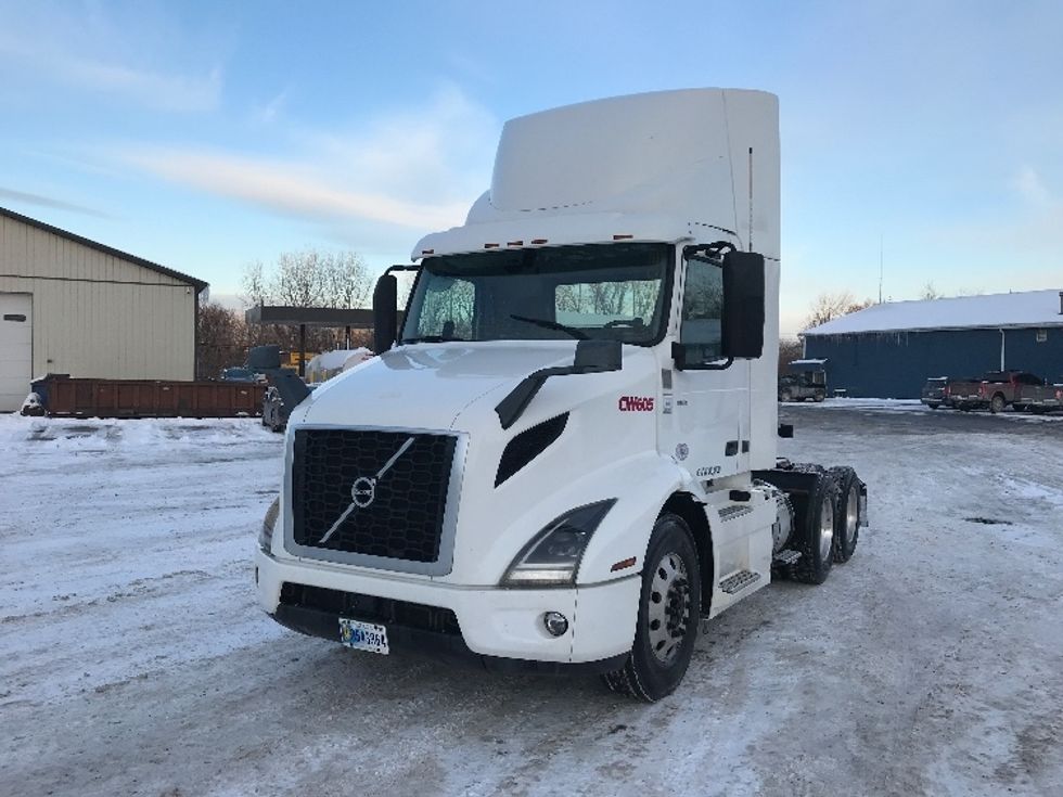 Day Cab Tractor-Heavy Duty Tractors-Volvo-2020-VNR64300-Whitesboro-NY-453,181\n\t\tmiles-$ 37,000 - Image 3