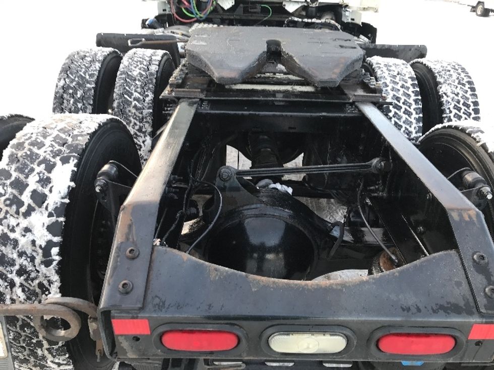 Day Cab Tractor-Heavy Duty Tractors-Volvo-2020-VNR64300-Whitesboro-NY-453,181\n\t\tmiles-$ 37,000 - Image 6