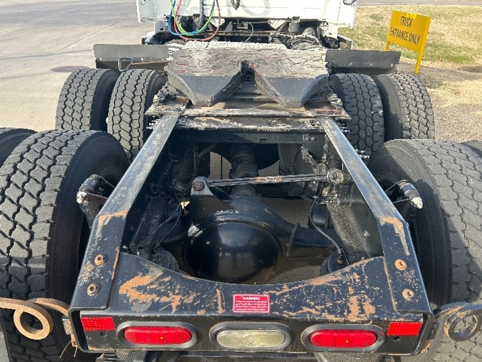 Day Cab Tractor-Heavy Duty Tractors-Volvo-2020-VNR64300-Wichita-KS-358,351\n\t\tmiles-$ 51,250 - Image 6