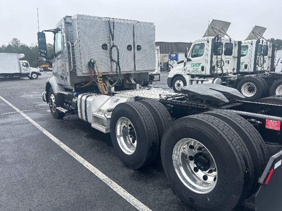 Day Cab Tractor-Heavy Duty Tractors-Volvo-2020-VNR64300-Winston Salem-NC-433,007\n\t\tmiles-$ 42,000 - Image 5