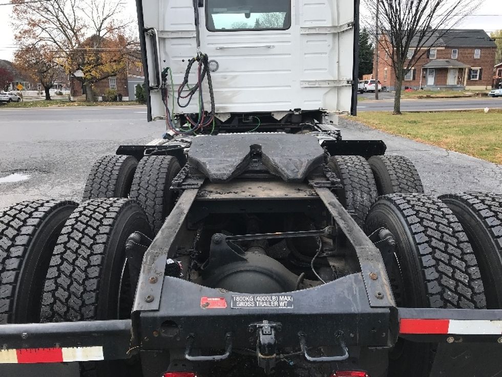 Day Cab Tractor-Heavy Duty Tractors-Volvo-2021-VNL64T300-Allentown-PA-225,865\n\t\tmiles-$ 63,000 - Image 6