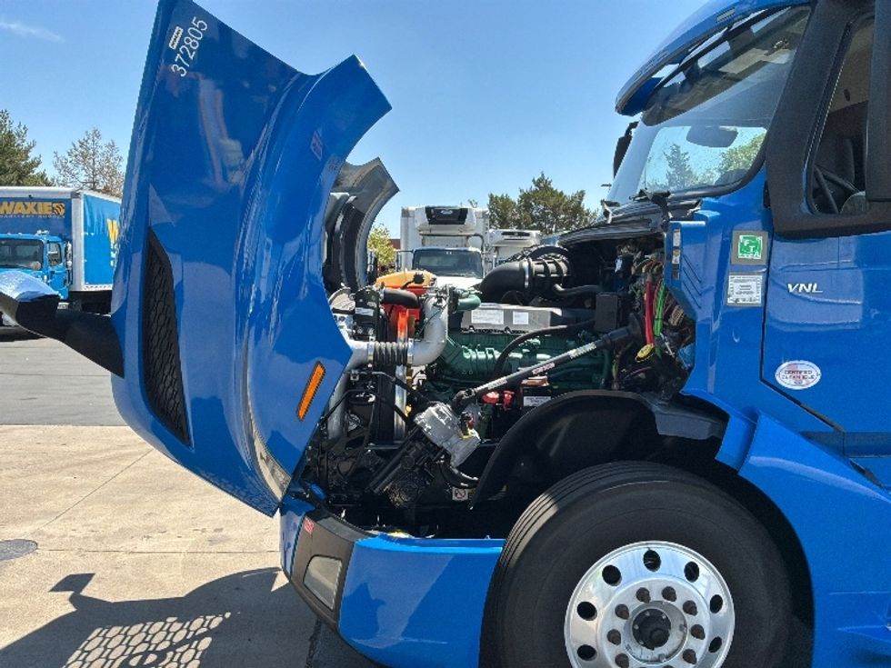 Day Cab Tractor-Heavy Duty Tractors-Volvo-2021-VNL64T300-Aurora-CO-208,797\n\t\tmiles-$ 59,750 - Image 16