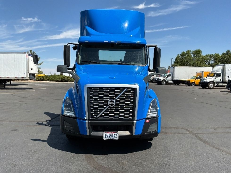 Day Cab Tractor-Heavy Duty Tractors-Volvo-2021-VNL64T300-Aurora-CO-208,797\n\t\tmiles-$ 59,750 - Image 2