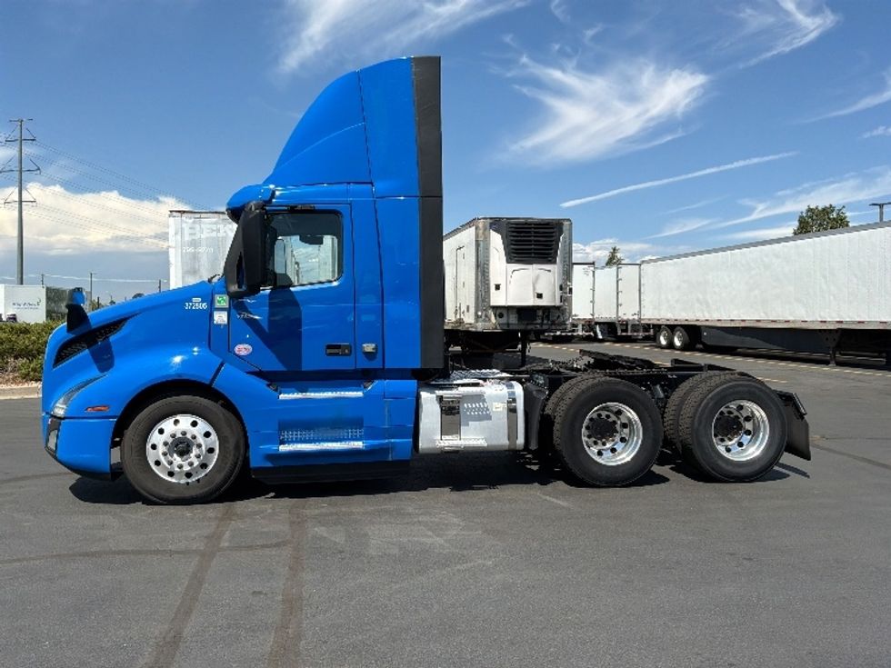 Day Cab Tractor-Heavy Duty Tractors-Volvo-2021-VNL64T300-Aurora-CO-208,797\n\t\tmiles-$ 59,750 - Image 4