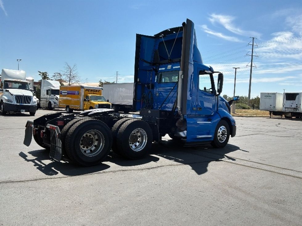 Day Cab Tractor-Heavy Duty Tractors-Volvo-2021-VNL64T300-Aurora-CO-208,797\n\t\tmiles-$ 59,750 - Image 7