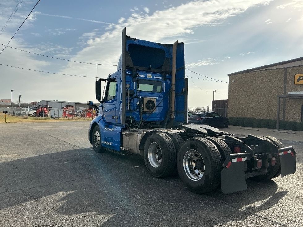 Day Cab Tractor-Heavy Duty Tractors-Volvo-2021-VNL64T300-Dallas-TX-638,195\n\t\tmiles-$ 32,250 - Image 5