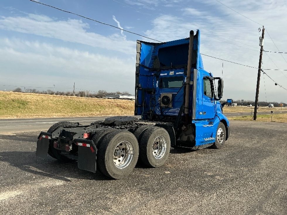 Day Cab Tractor-Heavy Duty Tractors-Volvo-2021-VNL64T300-Dallas-TX-638,195\n\t\tmiles-$ 32,250 - Image 7