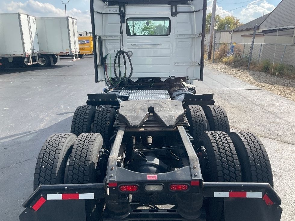 Day Cab Tractor-Heavy Duty Tractors-Volvo-2021-VNL64T300-Dayton-OH-505,168\n\t\tmiles-$ 43,500 - Image 6