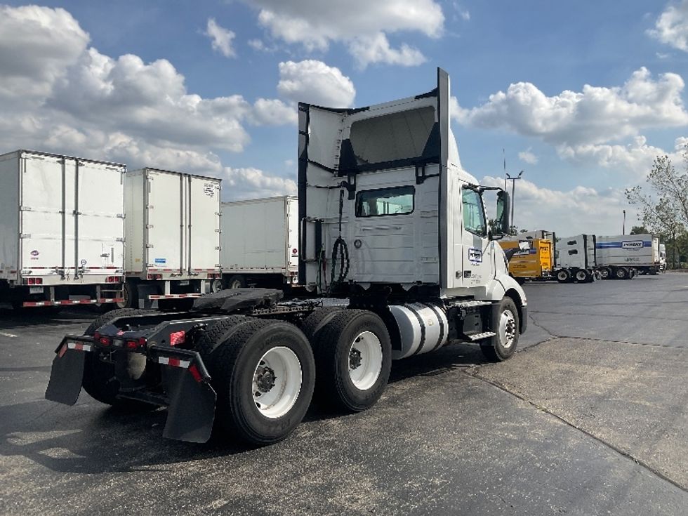 Day Cab Tractor-Heavy Duty Tractors-Volvo-2021-VNL64T300-Dayton-OH-505,168\n\t\tmiles-$ 43,500 - Image 7