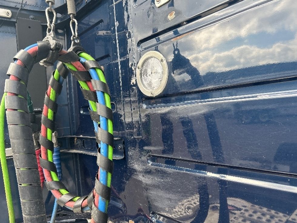 Day Cab Tractor-Heavy Duty Tractors-Volvo-2021-VNL64T300-Hot Springs-AR-348,748\n\t\tmiles-$ 60,000 - Image 18