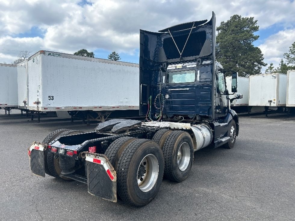 Day Cab Tractor-Heavy Duty Tractors-Volvo-2021-VNL64T300-Hot Springs-AR-348,748\n\t\tmiles-$ 60,000 - Image 7