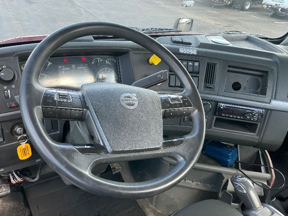 Day Cab Tractor-Heavy Duty Tractors-Volvo-2021-VNL64T300-Indianapolis-IN-433,886\n\t\tmiles-$ 52,000 - Image 11