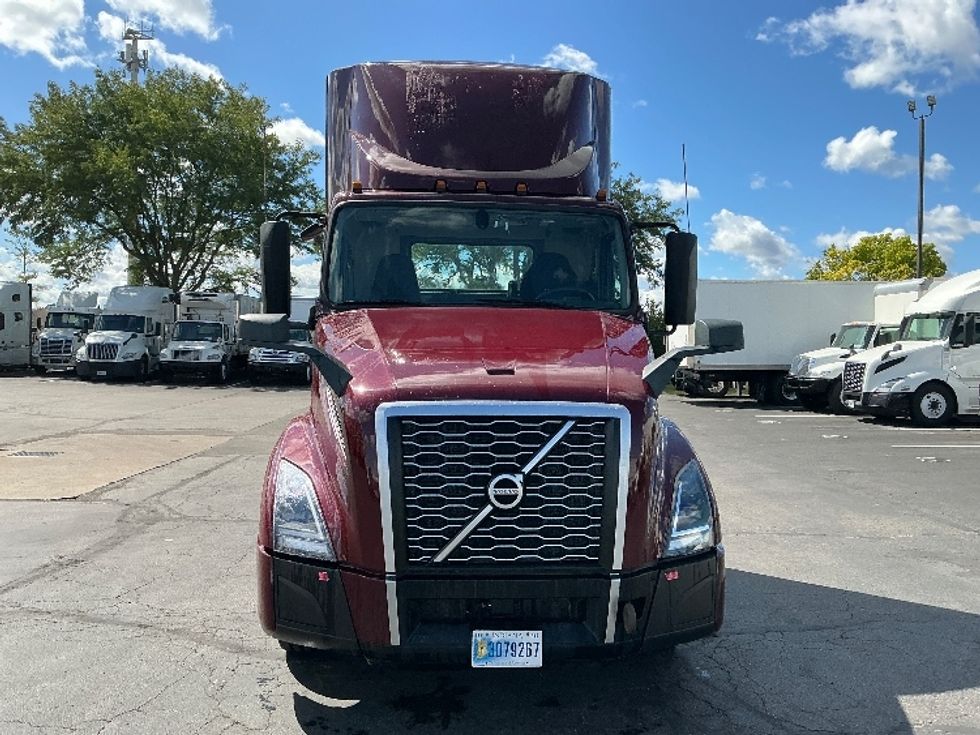 Day Cab Tractor-Heavy Duty Tractors-Volvo-2021-VNL64T300-Indianapolis-IN-433,886\n\t\tmiles-$ 52,000 - Image 2
