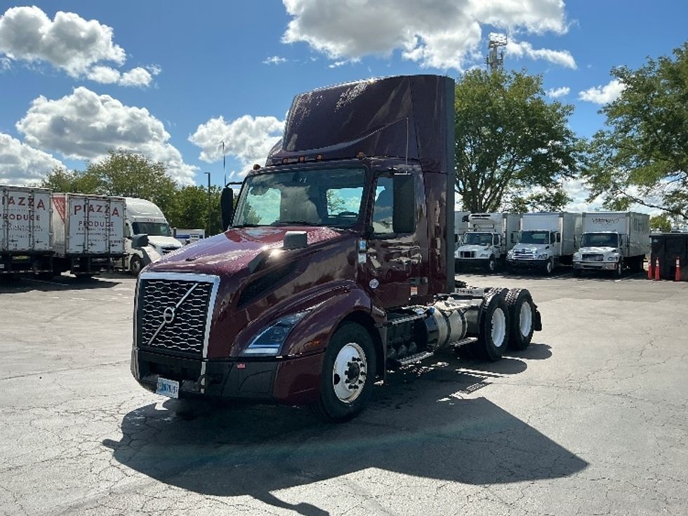 Day Cab Tractor-Heavy Duty Tractors-Volvo-2021-VNL64T300-Indianapolis-IN-433,886\n\t\tmiles-$ 52,000 - Image 3