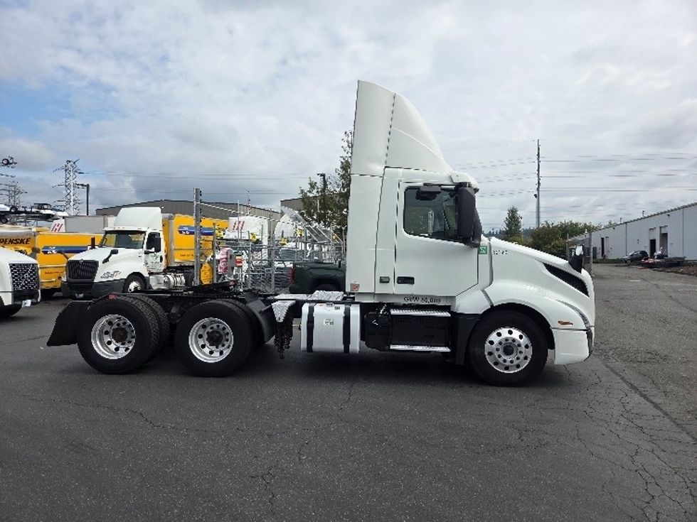 Day Cab Tractor-Heavy Duty Tractors-Volvo-2021-VNL64T300-Kent-WA-184,407\n\t\tmiles-$ 72,250 - Image 8
