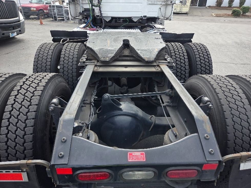 Day Cab Tractor-Heavy Duty Tractors-Volvo-2021-VNL64T300-Kent-WA-198,485\n\t\tmiles-$ 71,250 - Image 6