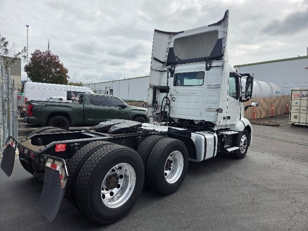 Day Cab Tractor-Heavy Duty Tractors-Volvo-2021-VNL64T300-Kent-WA-198,485\n\t\tmiles-$ 71,250 - Image 7