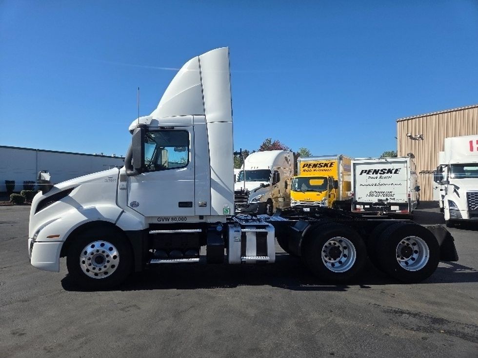 Day Cab Tractor-Heavy Duty Tractors-Volvo-2021-VNL64T300-Kent-WA-206,502\n\t\tmiles-$ 70,750 - Image 4