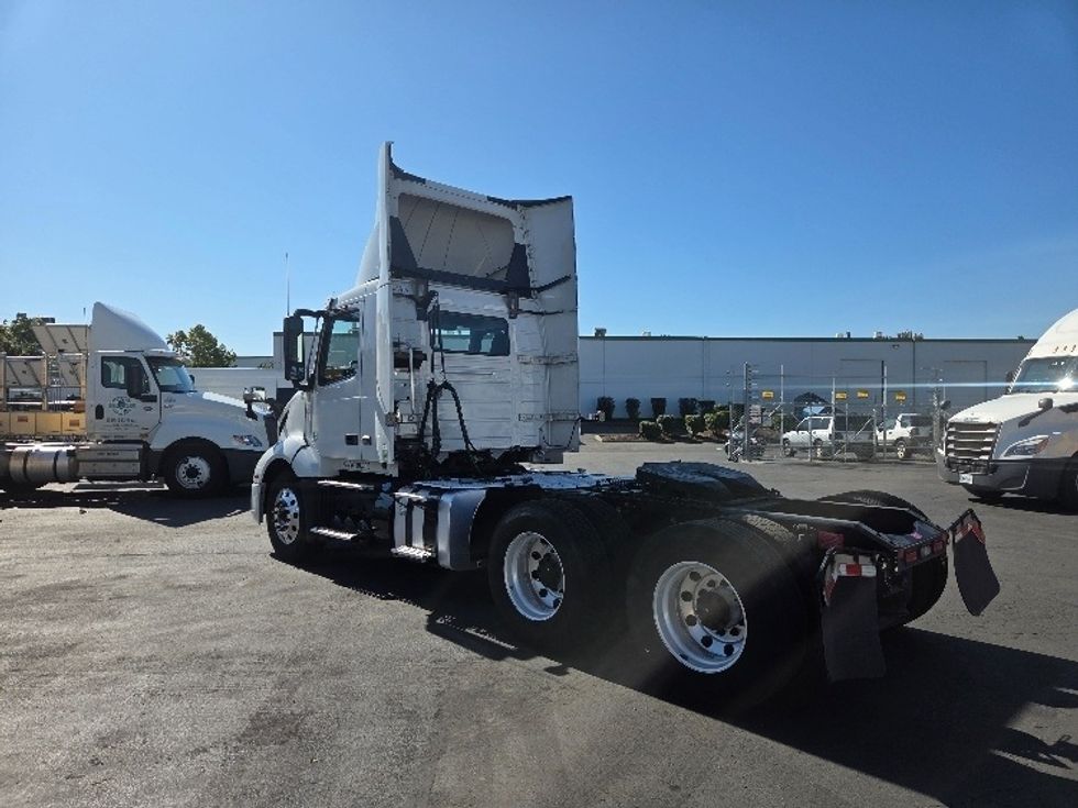 Day Cab Tractor-Heavy Duty Tractors-Volvo-2021-VNL64T300-Kent-WA-206,502\n\t\tmiles-$ 70,750 - Image 5