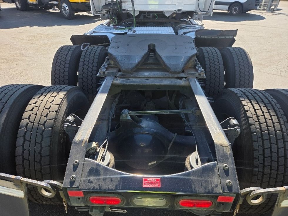Day Cab Tractor-Heavy Duty Tractors-Volvo-2021-VNL64T300-Kent-WA-206,502\n\t\tmiles-$ 70,750 - Image 6