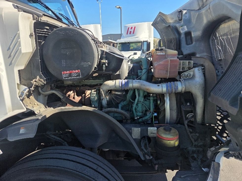 Day Cab Tractor-Heavy Duty Tractors-Volvo-2021-VNL64T300-Kent-WA-208,321\n\t\tmiles-$ 70,750 - Image 15