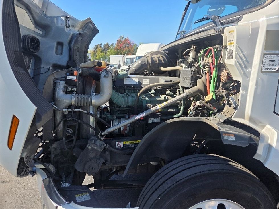 Day Cab Tractor-Heavy Duty Tractors-Volvo-2021-VNL64T300-Kent-WA-208,321\n\t\tmiles-$ 70,750 - Image 16