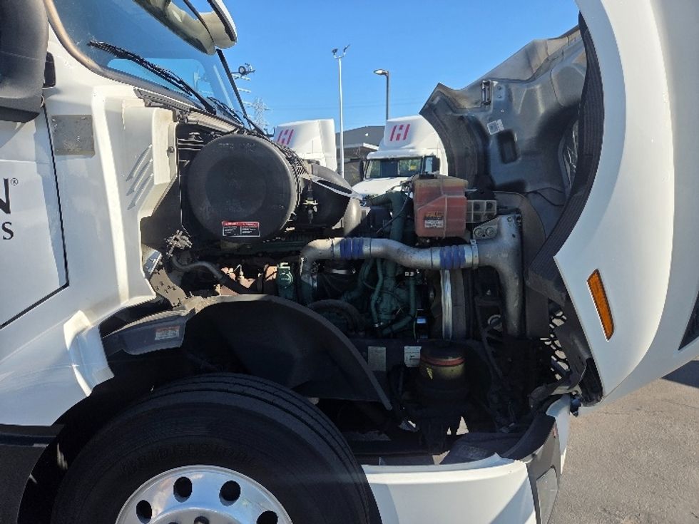 Day Cab Tractor-Heavy Duty Tractors-Volvo-2021-VNL64T300-Kent-WA-209,277\n\t\tmiles-$ 70,750 - Image 15