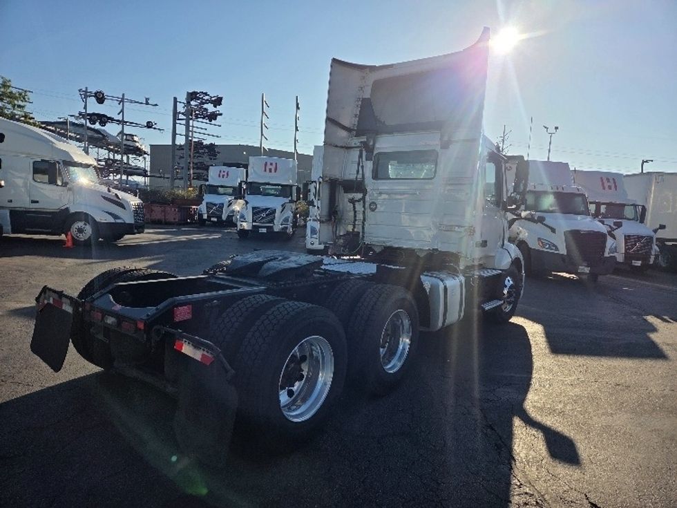 Day Cab Tractor-Heavy Duty Tractors-Volvo-2021-VNL64T300-Kent-WA-209,692\n\t\tmiles-$ 70,500 - Image 7