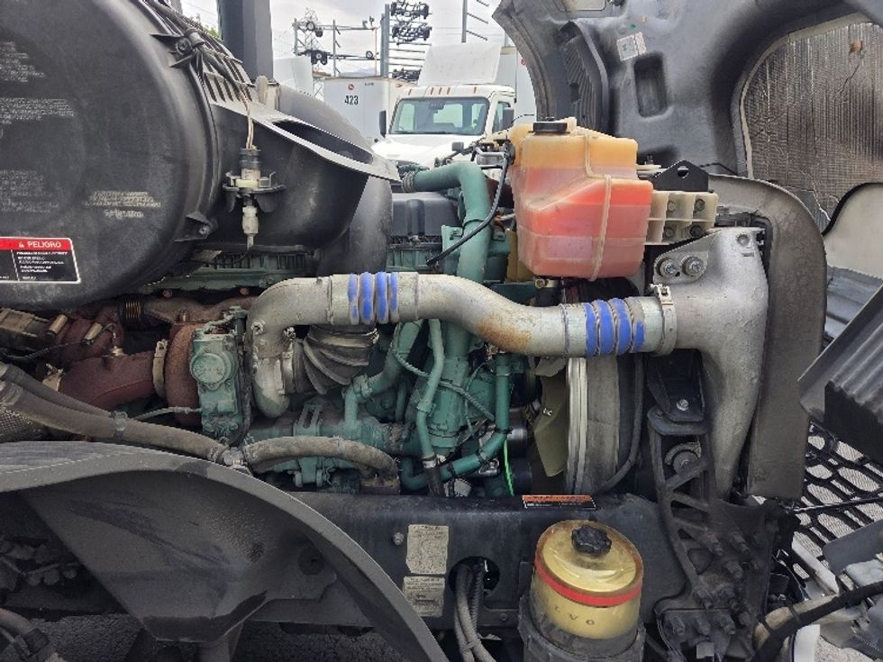 Day Cab Tractor-Heavy Duty Tractors-Volvo-2021-VNL64T300-Kent-WA-231,859\n\t\tmiles-$ 69,250 - Image 15