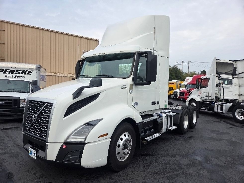 Day Cab Tractor-Heavy Duty Tractors-Volvo-2021-VNL64T300-Kent-WA-231,859\n\t\tmiles-$ 69,250 - Image 3