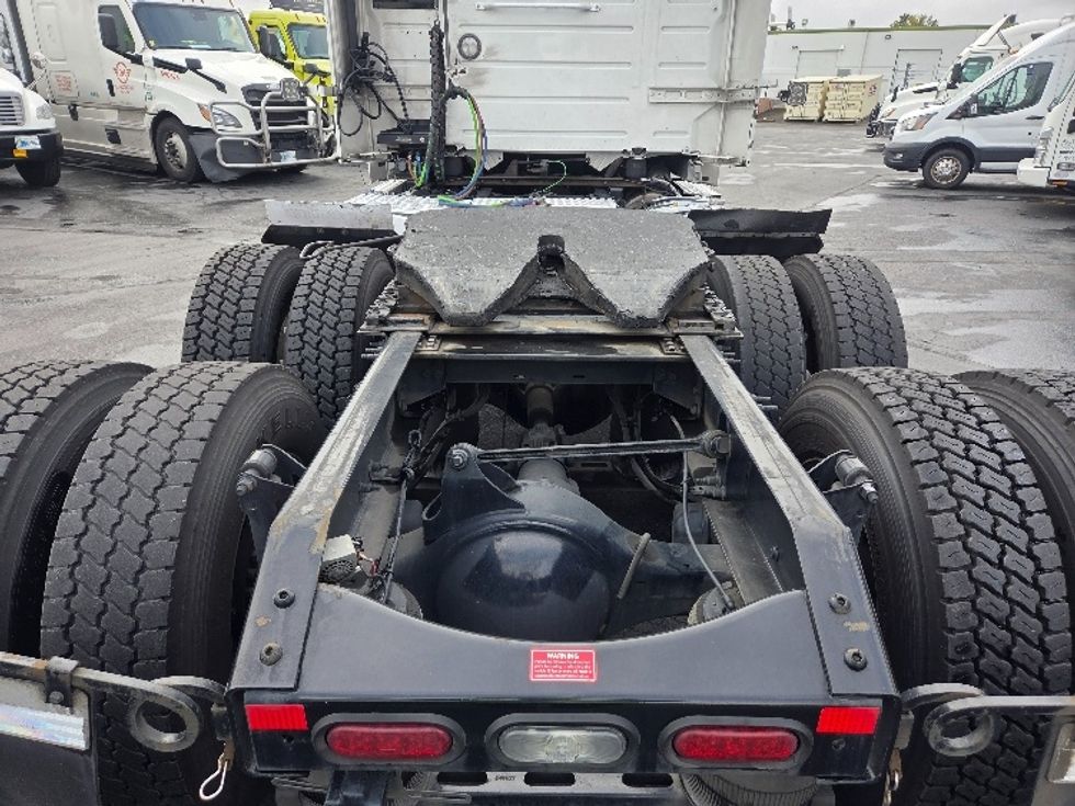 Day Cab Tractor-Heavy Duty Tractors-Volvo-2021-VNL64T300-Kent-WA-231,859\n\t\tmiles-$ 69,250 - Image 6